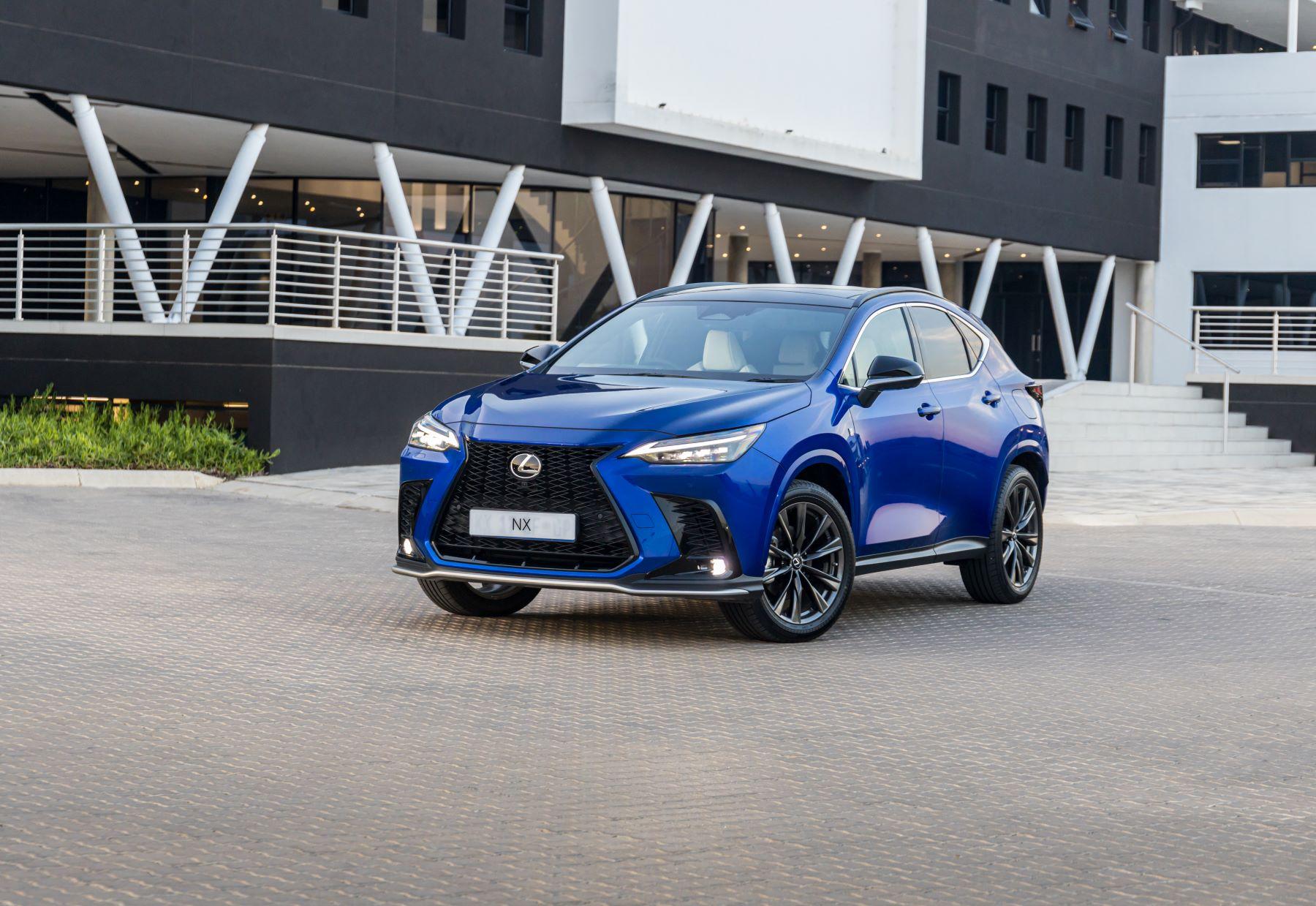 24 COTY10 Lexus NX