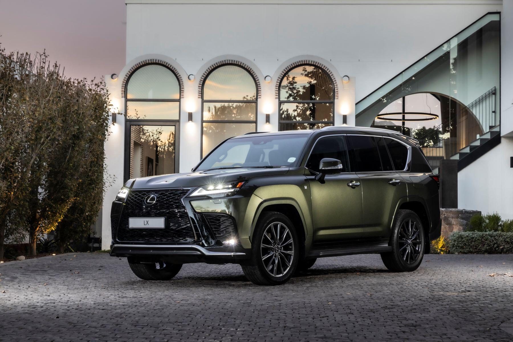 24 COTY14 Lexus LX