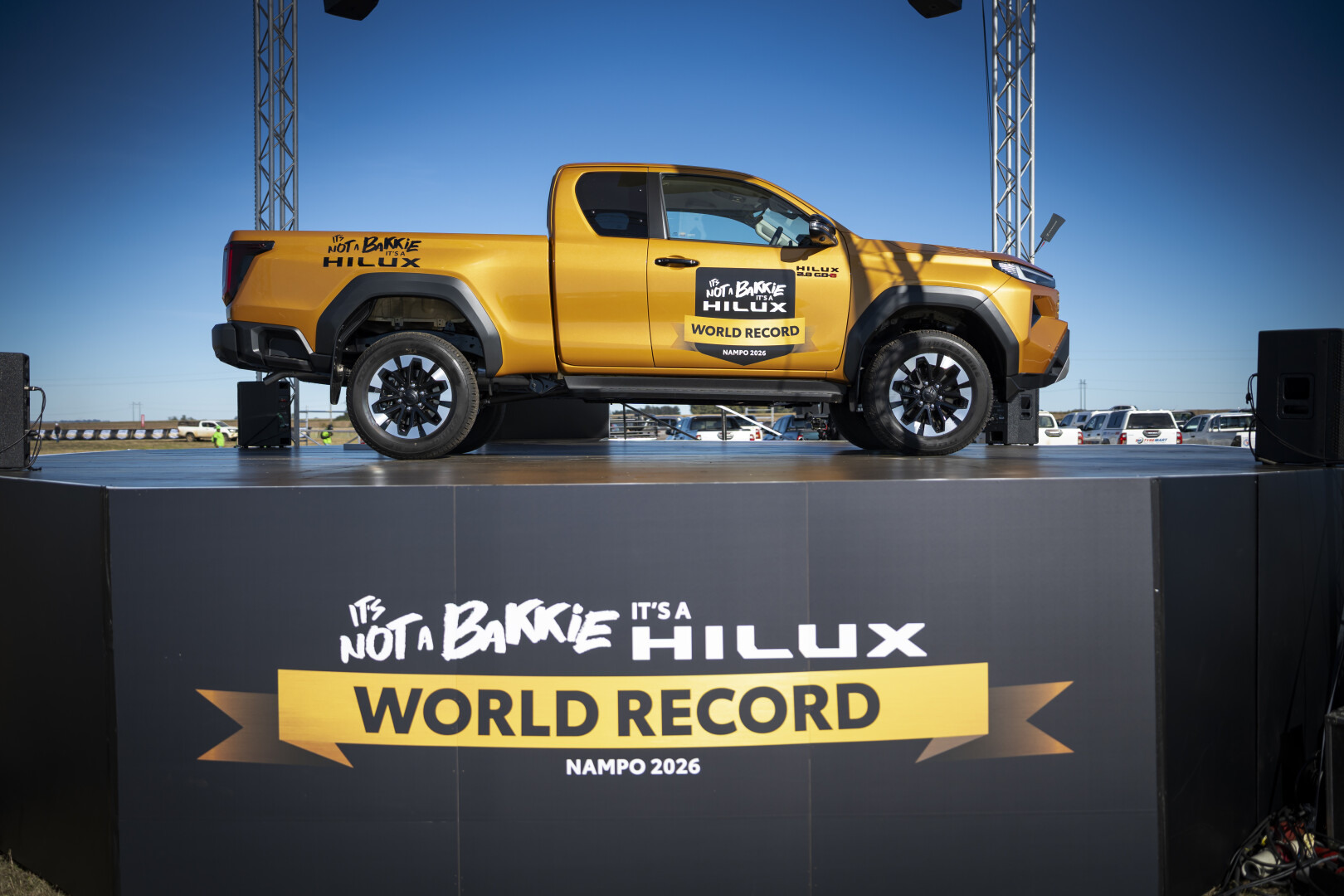 26 Hilux Record2