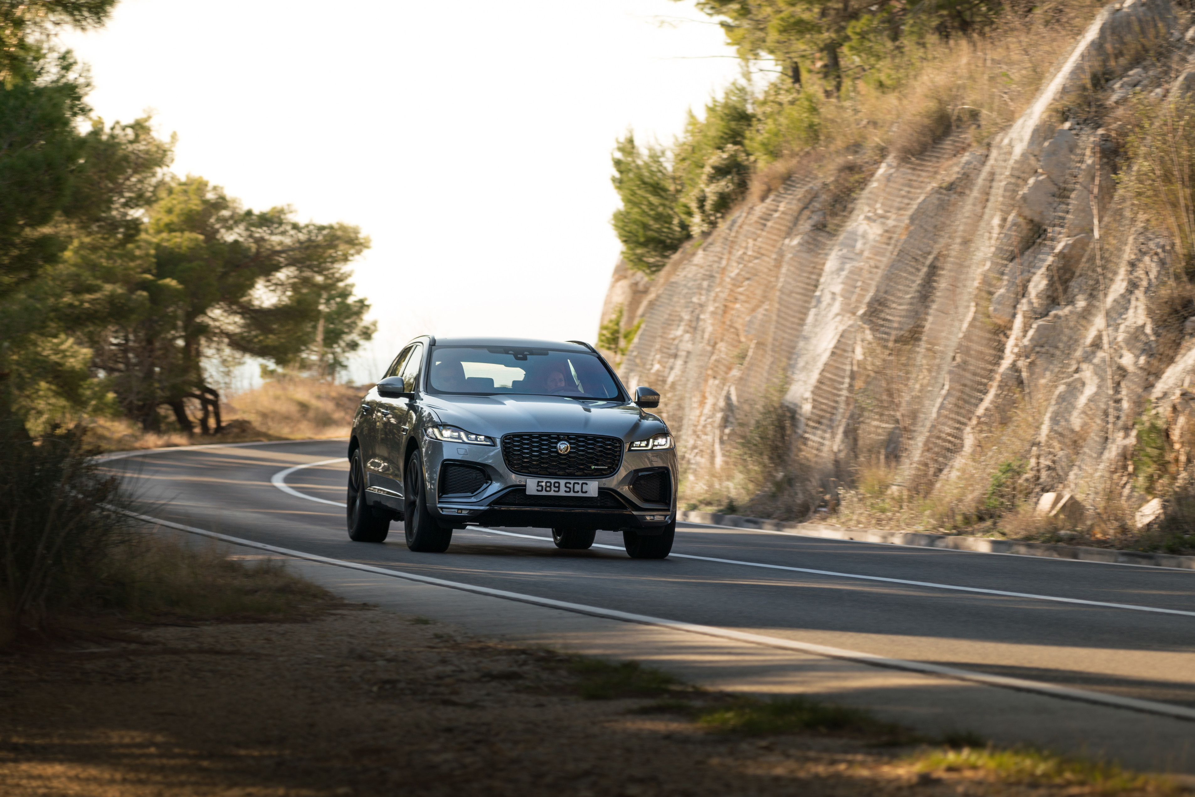 Jag F PACE 21 MY Location Driving 150920 HR DSC01674 3