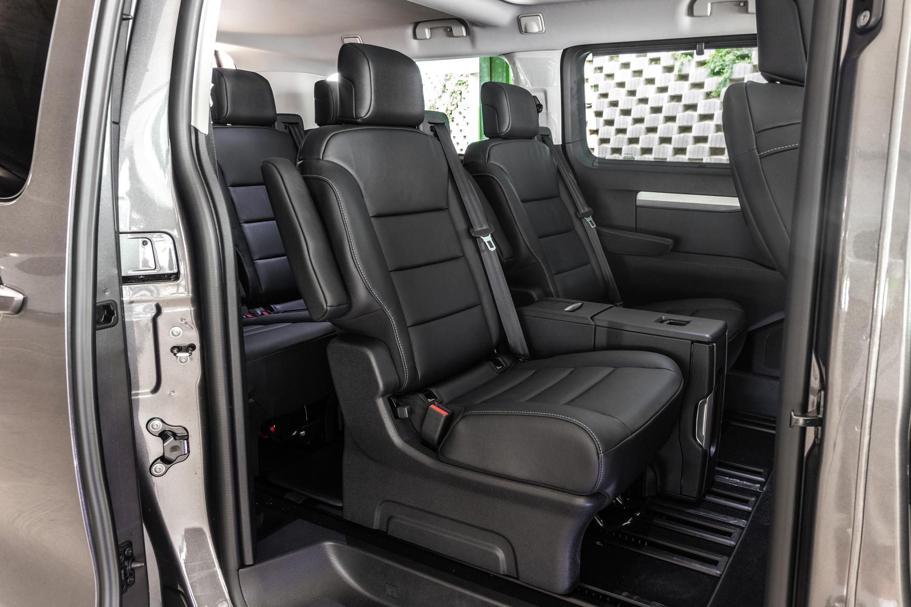 Zafira Life L 99 1800x1800
