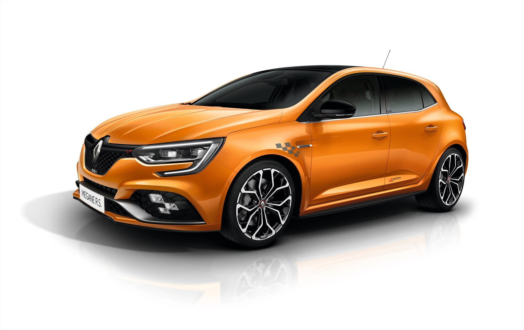 Renault meganers trophy orange qfront 1800x1800