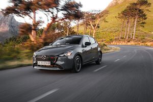 23mazda2a