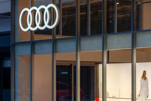 25 Audi Dealer1