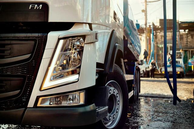 25 Vov Local1