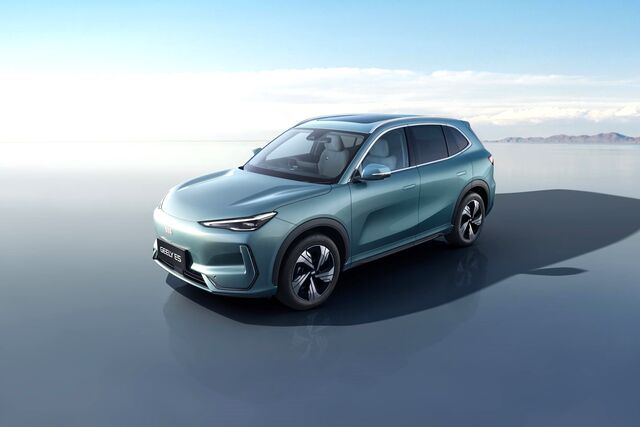 26 Geely Apex1